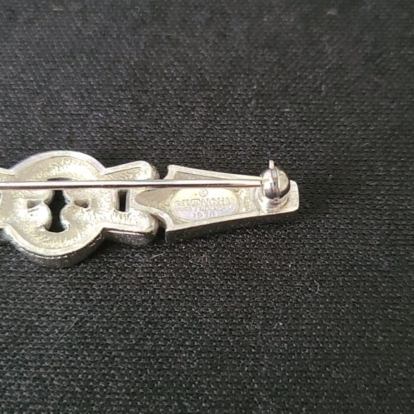 Vintage Givenchy Silver plated bar pin - Picture 7 of 8